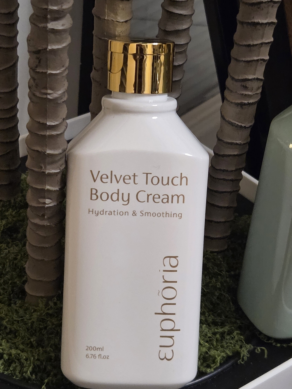 Velvet Touch Body Cream — White